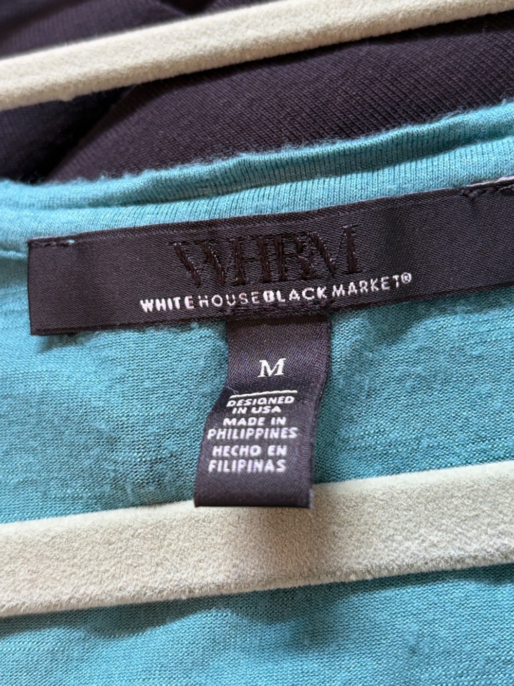 White House Black Market Jetsetter T-shirt - Green V-neck Top - Size Medium - Picture 4 of 6